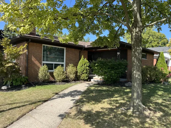 795 Grosse Pointe Ct, Grosse Pointe, MI 48230