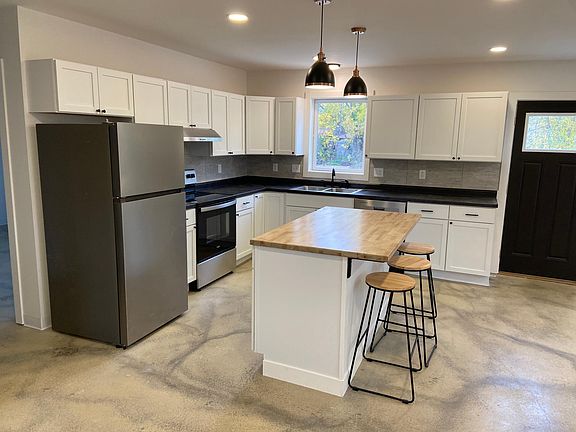 2nd image of 808 S 12th St
