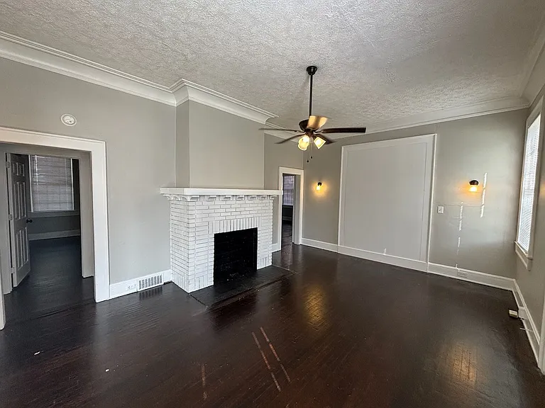 1263 Cedar Ave — Photo 2
