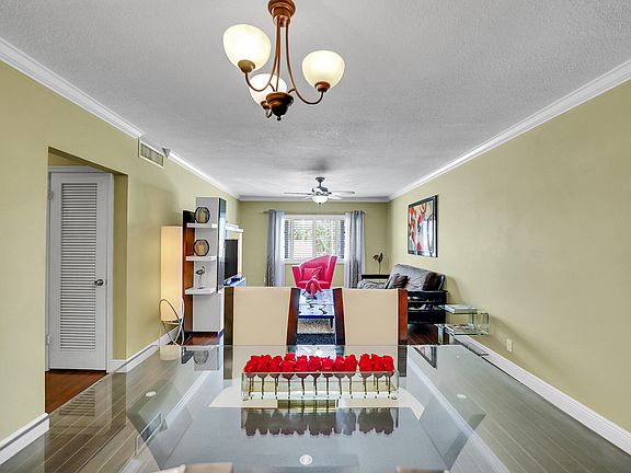 4th image of 2230 NE 56th Place #223