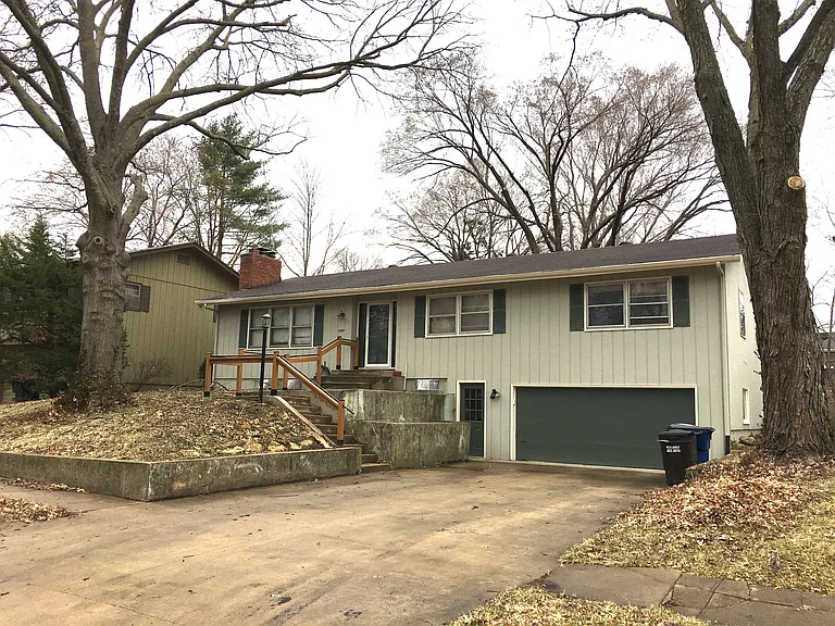 2409 Manchester Rd — Photo 6
