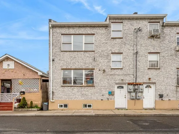 171 Beach 26th St, Far Rockaway, NY 11691