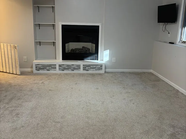 2467 E Potter Rd — Photo 15