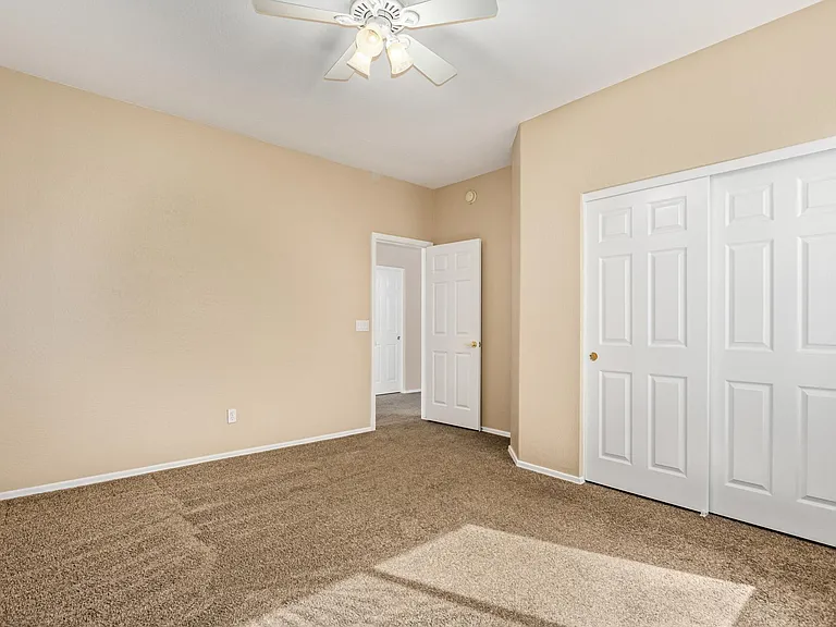 504 N Swallow Ln — Photo 26