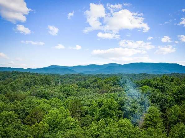 290 Graham Ct, Ellijay, GA 30540