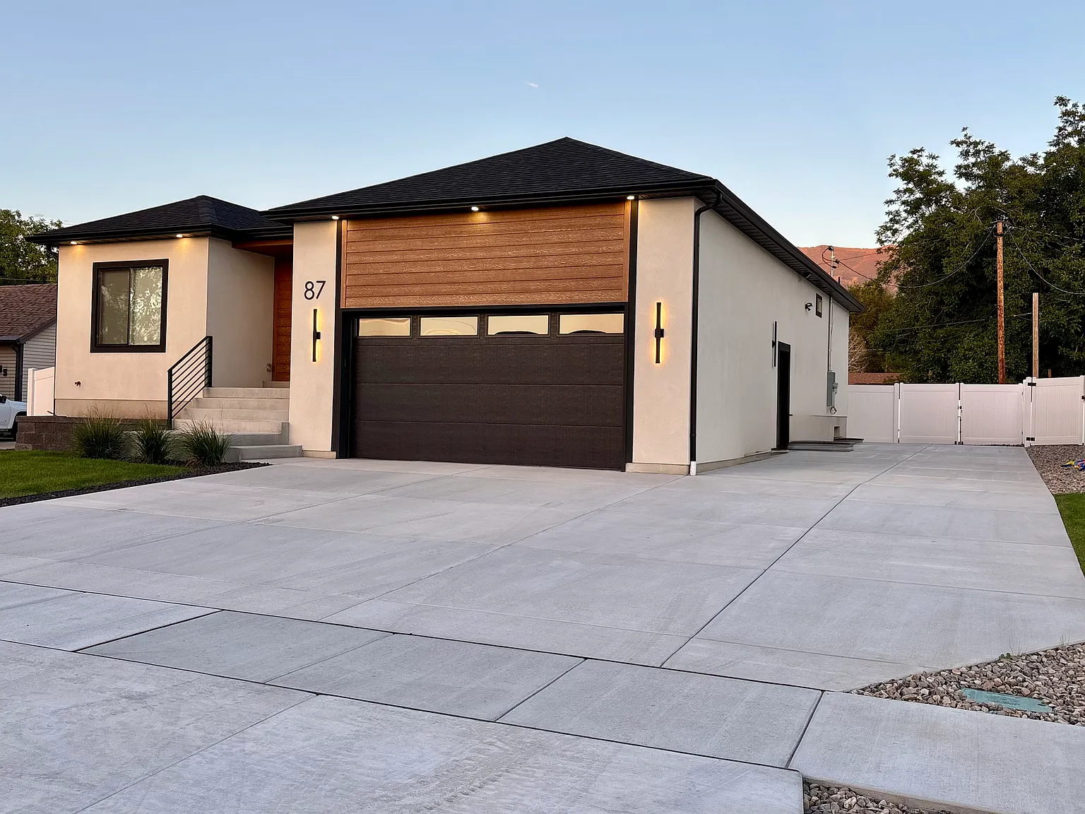 6 bed, 3200 sqft, $3,600 — Photo 3