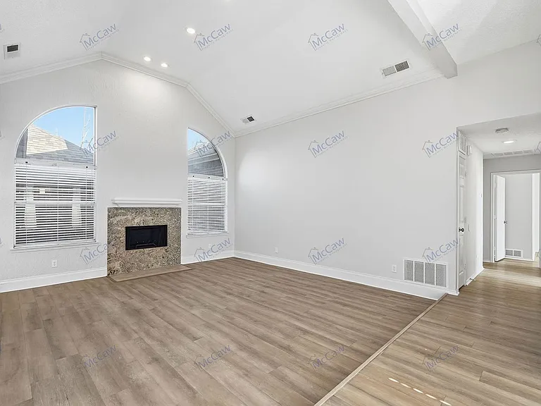 2314 Stillwater Dr — Photo 6