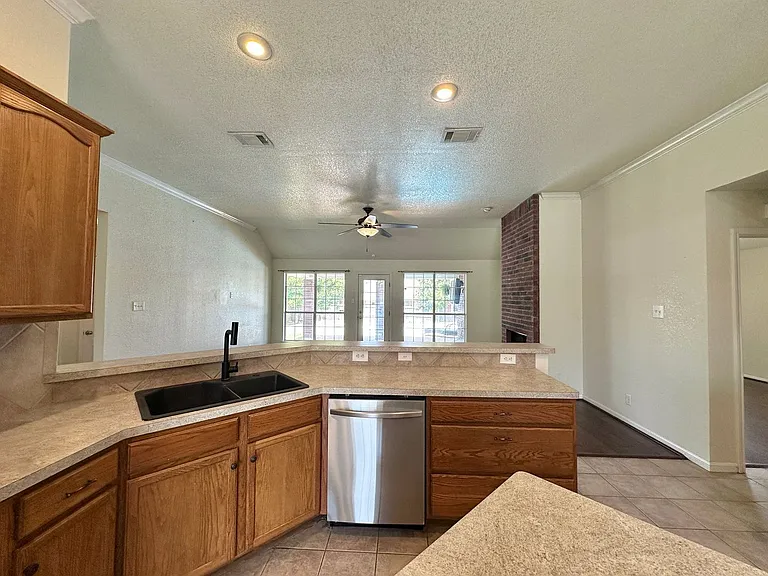 2012 Stonehenge Dr — Photo 13
