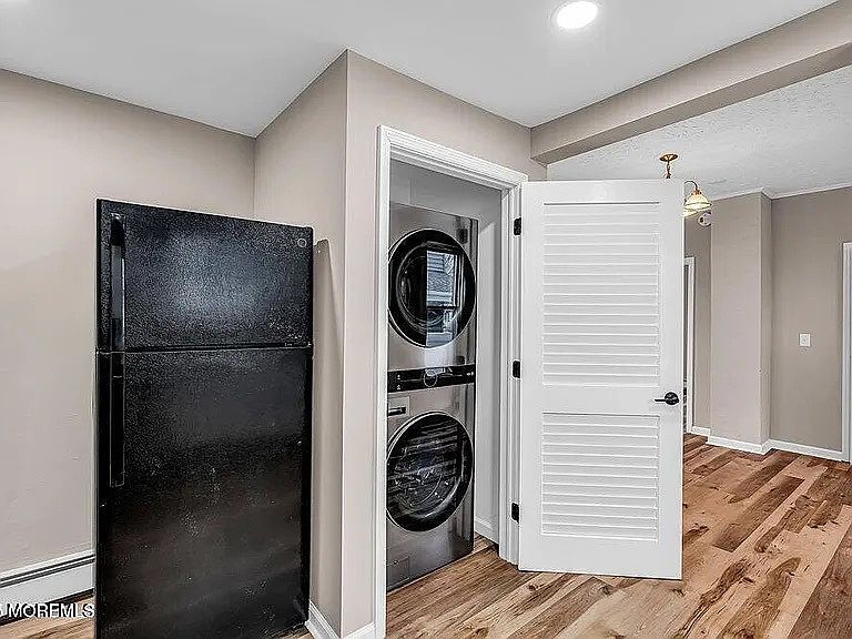 1st image of 108 Catherine St Floor 2