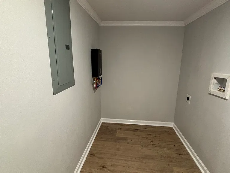 204 W England Ave — Photo 14