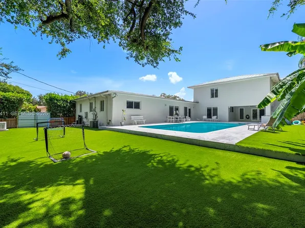 831 NE 109th St, Biscayne Park, FL 33161