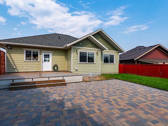 2nd image of 460 Azure Pl #27