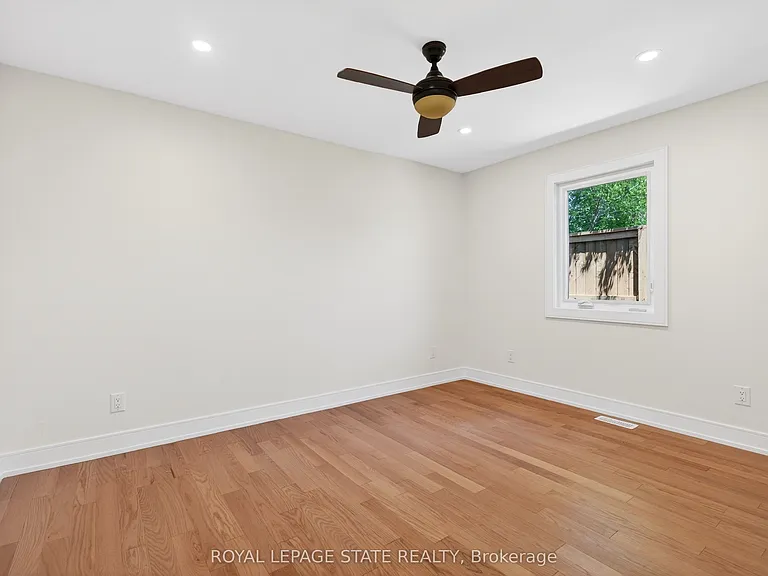 8 Cornell Ave #UPPER — Photo 22
