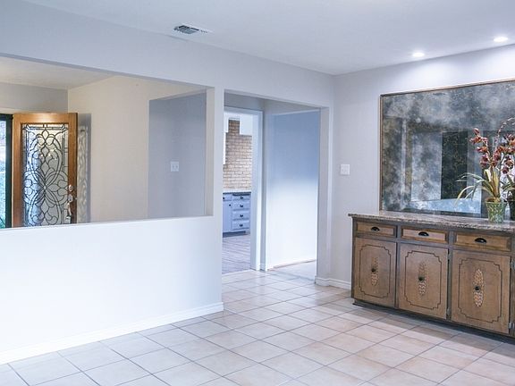 2nd image of 1402 Shady Creek Dr