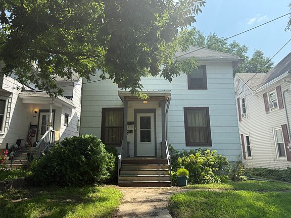 2nd image of 1037 Woodlawn Ave APT 2