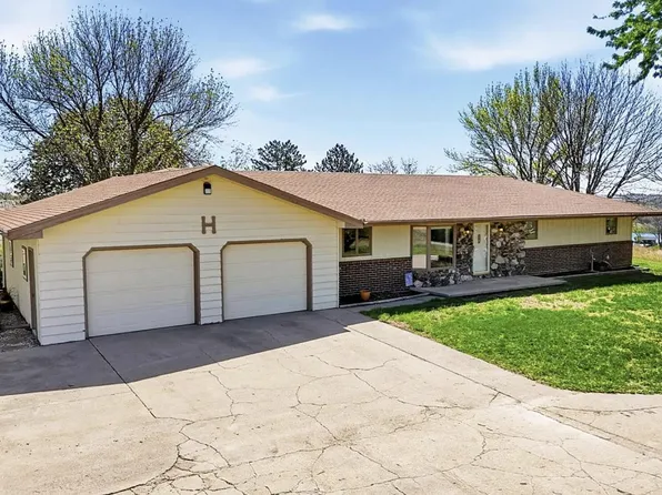 2946 Swedish Rd, Hamburg, IA 51640