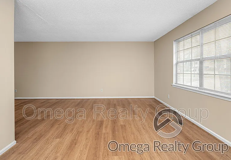 1830 Christian St — Photo 8