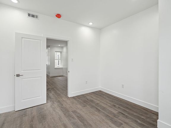 5th image of 5139 Pine St #2