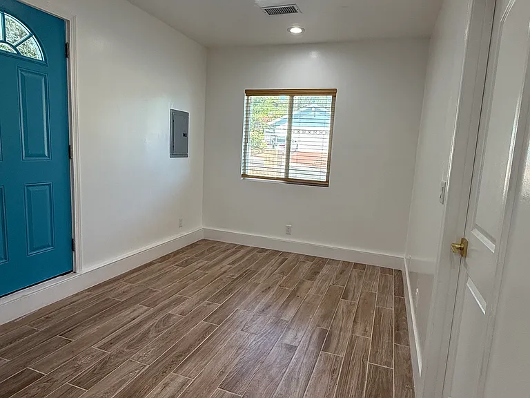 11423 Amigo Ave — Photo 6