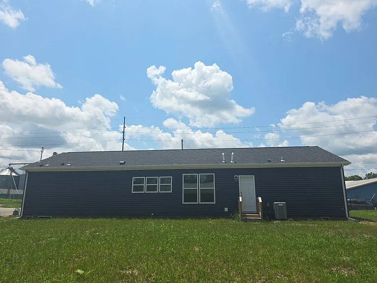 805 Lee St — Photo 2