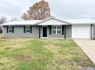 704 SE 3rd St, Checotah, OK 74426