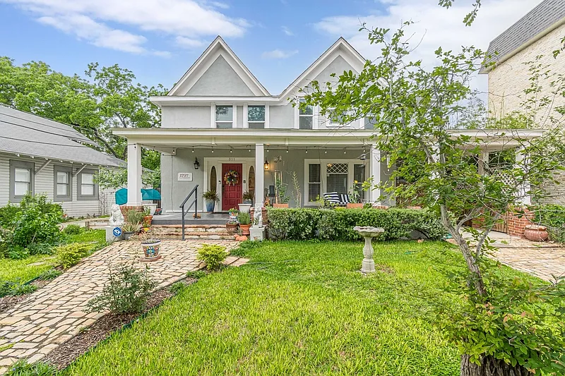 Building Photo - 311 W Mistletoe Ave
