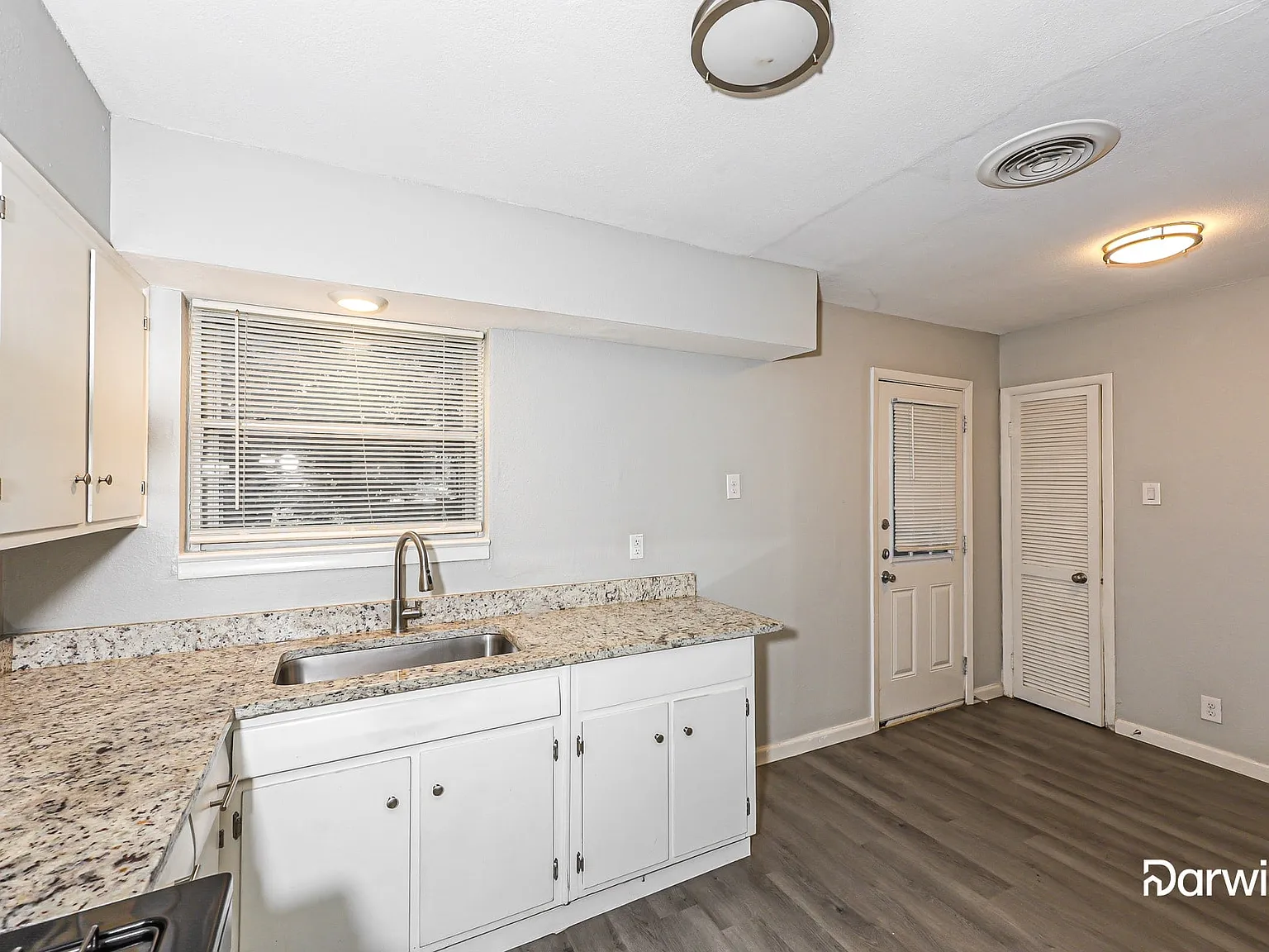 3 bed, 1.0 bath, 1024 sqft, $1,785 — Photo 2