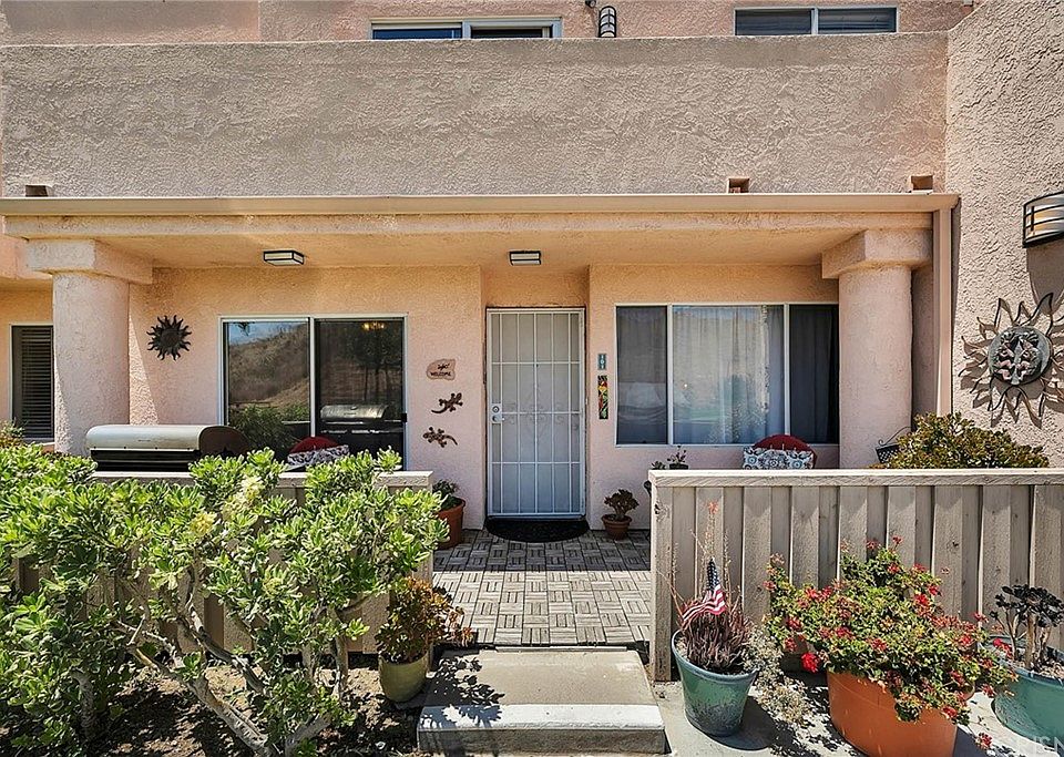 The Vistas Apartments Newhall, CA Zillow