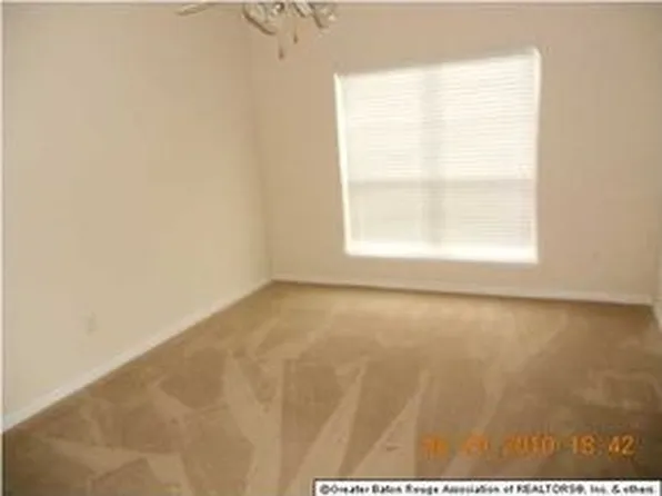 10040 Park Ridge Ave, Denham Springs, LA 70706