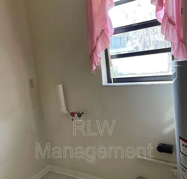 44 S Kentucky Ave — Photo 29