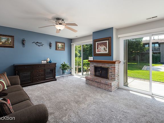 4th image of 2S409 Emerald Green Dr Unit D