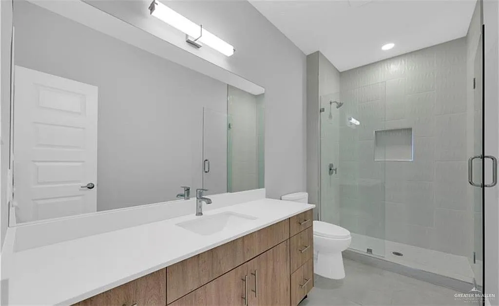 Building Photo - 408 Sparrow Rd #4