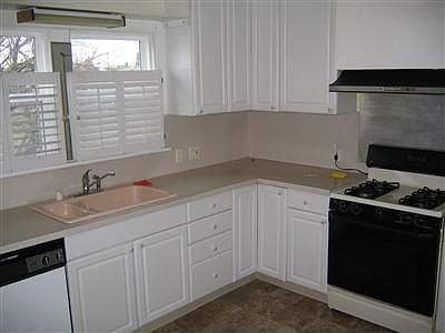 5th image of 4502 S Park Ave