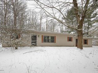 7420 Bendere Rd, Hickory Corners, MI 49060