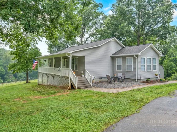 374 Deer Lane, Union Grove, NC 28689