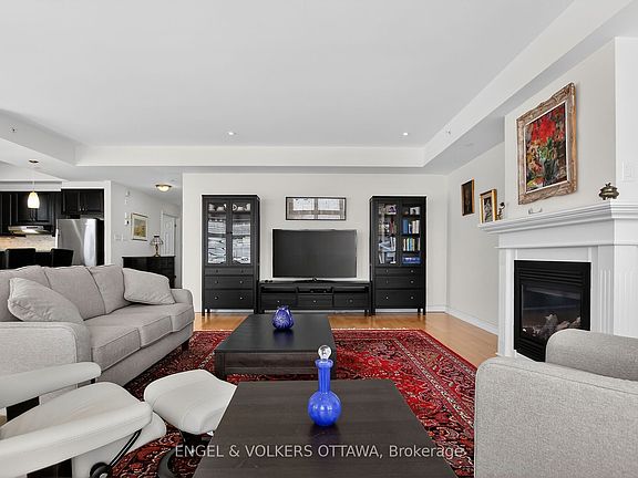 4th image of 399 Bayrose Dr W #401