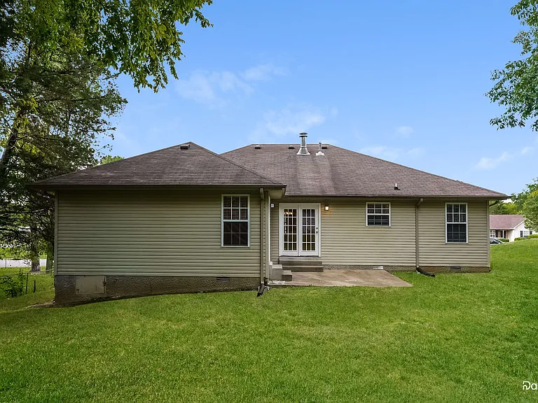 604 Monticello Ct — Photo 15