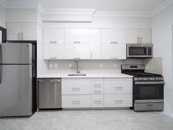 4th image of 186 Kensington Ave #2B