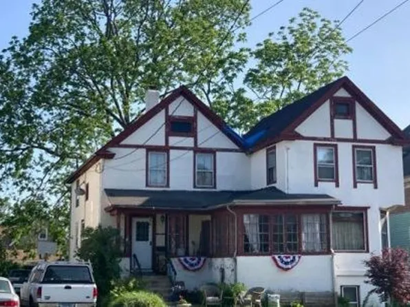 19 Alger Pl, New London, CT 06320