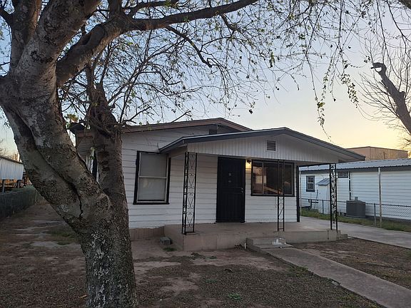 2nd image of 818 Puente St