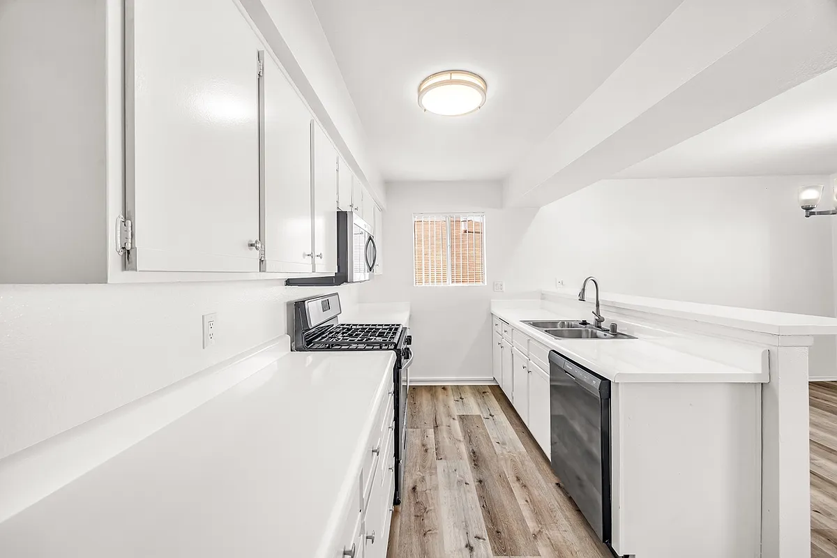 Building Photo - 9025 Alcott St #302