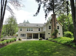 881 Hollow Rd, East Stroudsburg, PA 18301