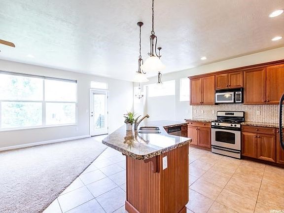 5th image of 2660 N Turnberry Ct