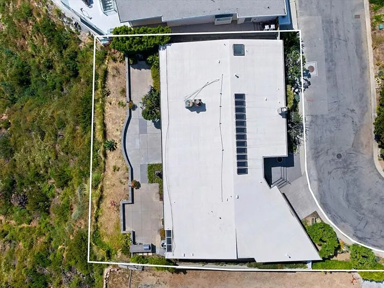 18244 Coastline Dr — Photo 30