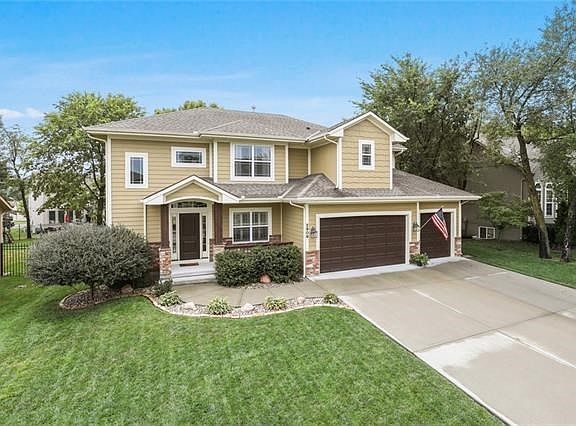 2nd image of 2909 SE Jennifer Dr