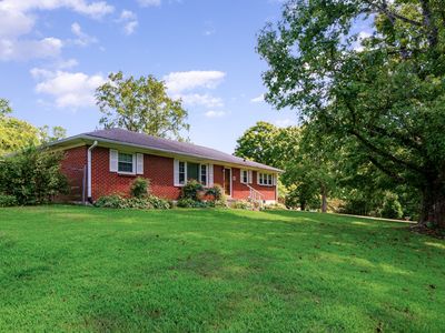 952 Draughon Dr, Greenbrier, TN, 37073