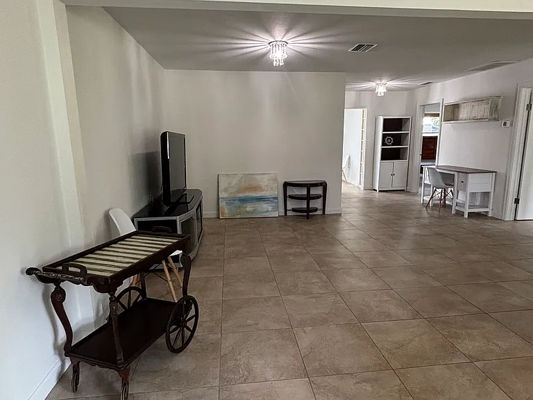 2201 Pelican Dr — Photo 4