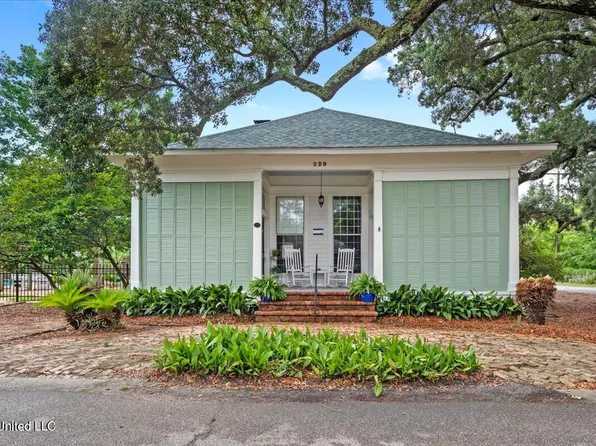 229 Pine St, Long Beach, MS 39560