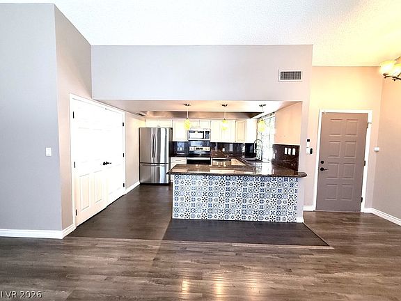 4th image of 8404 Mulcahy Ave