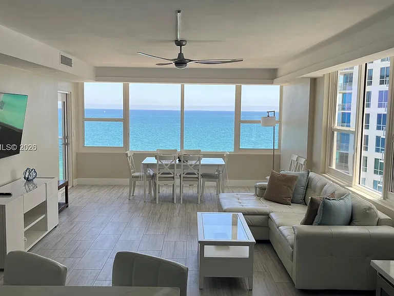 3505 S Ocean Dr #1421 — Photo 2